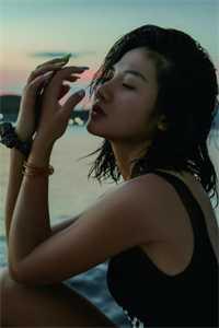 那人却在灯火阑珊处表达的情感